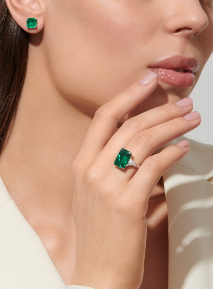 Кольцо с изумрудом 7 карат и муассанитами 0,78 карат