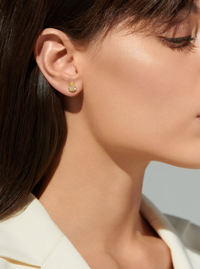Серьги-пусеты с желтыми муассанитами Fancy Yellow 1,40 карат*