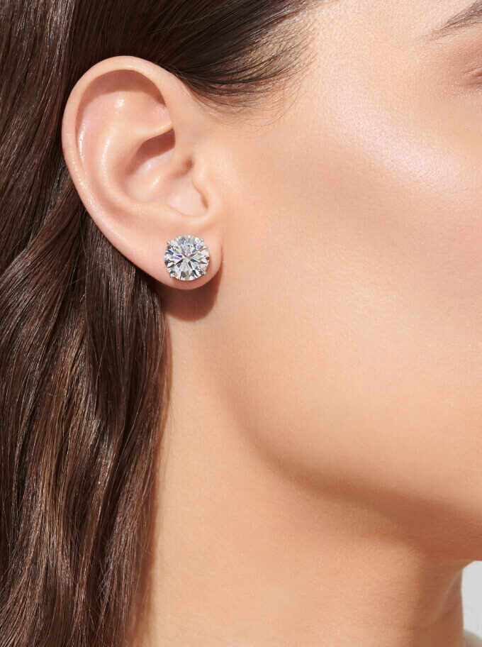 Пусеты с муассанитами 10 карат*