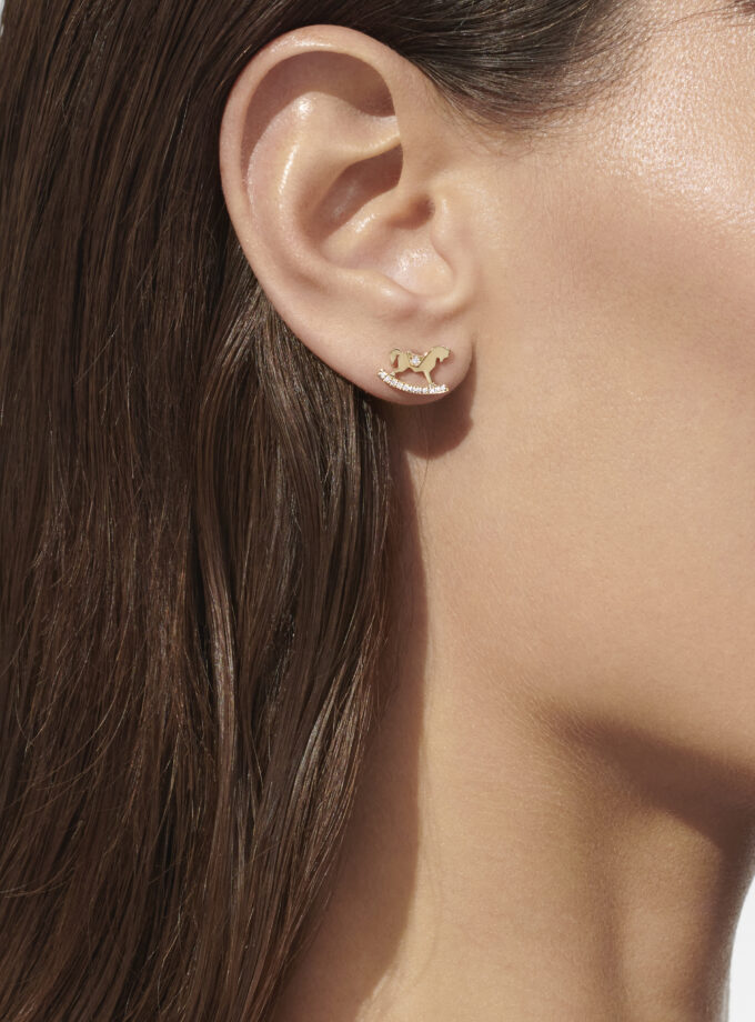 Серьги TOY Желтое золото пусеты с бриллиантами