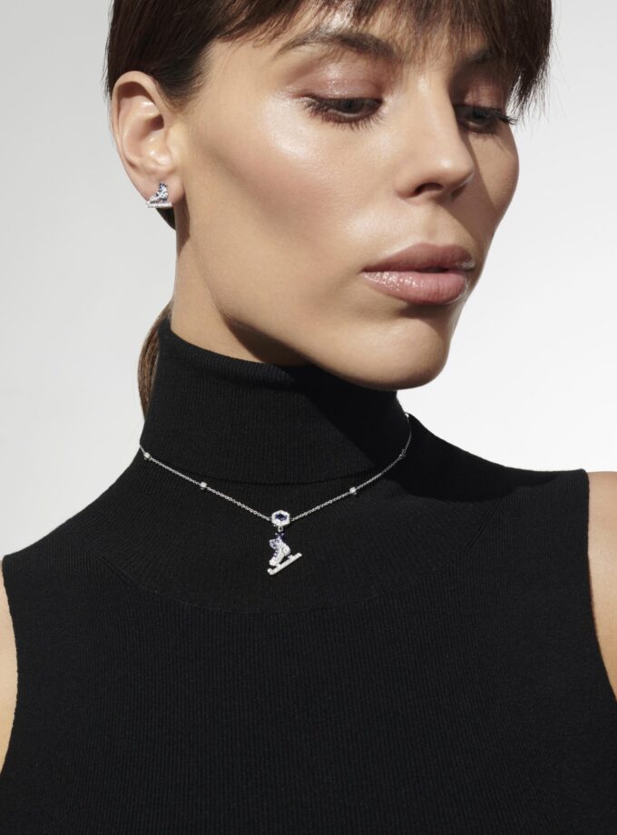 Серьги-пусеты коньки