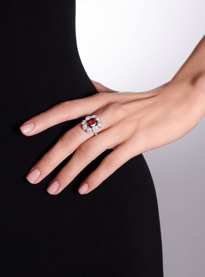 Кольцо с рубином и муассанитами