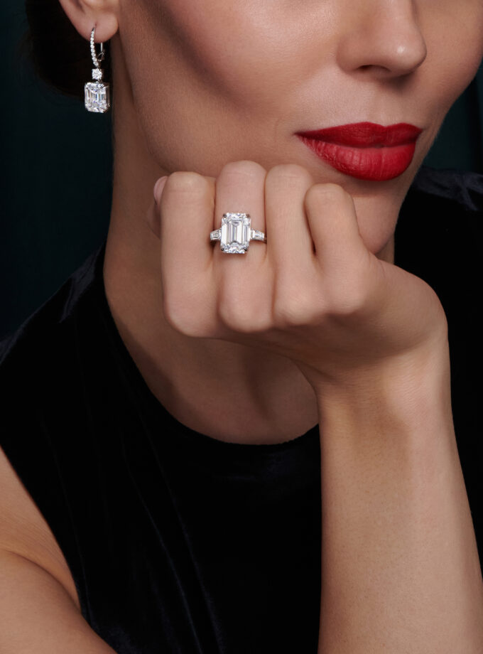 Кольцо с муассанитом изумрудной огранки 8,94 карата