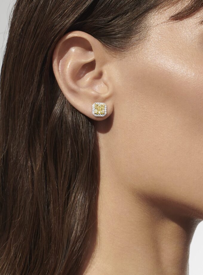 Пусеты с желтыми Fancy Yellow и бесцветными муассанитами 2,47 карата*