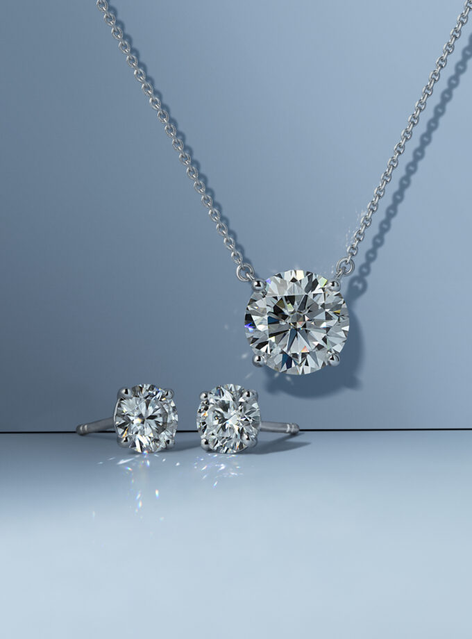 Колье с муассанитом 3,6 карата