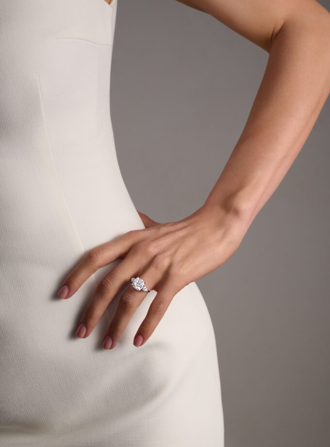 Кольцо с муассанитом огранки кушон 5,23 карата